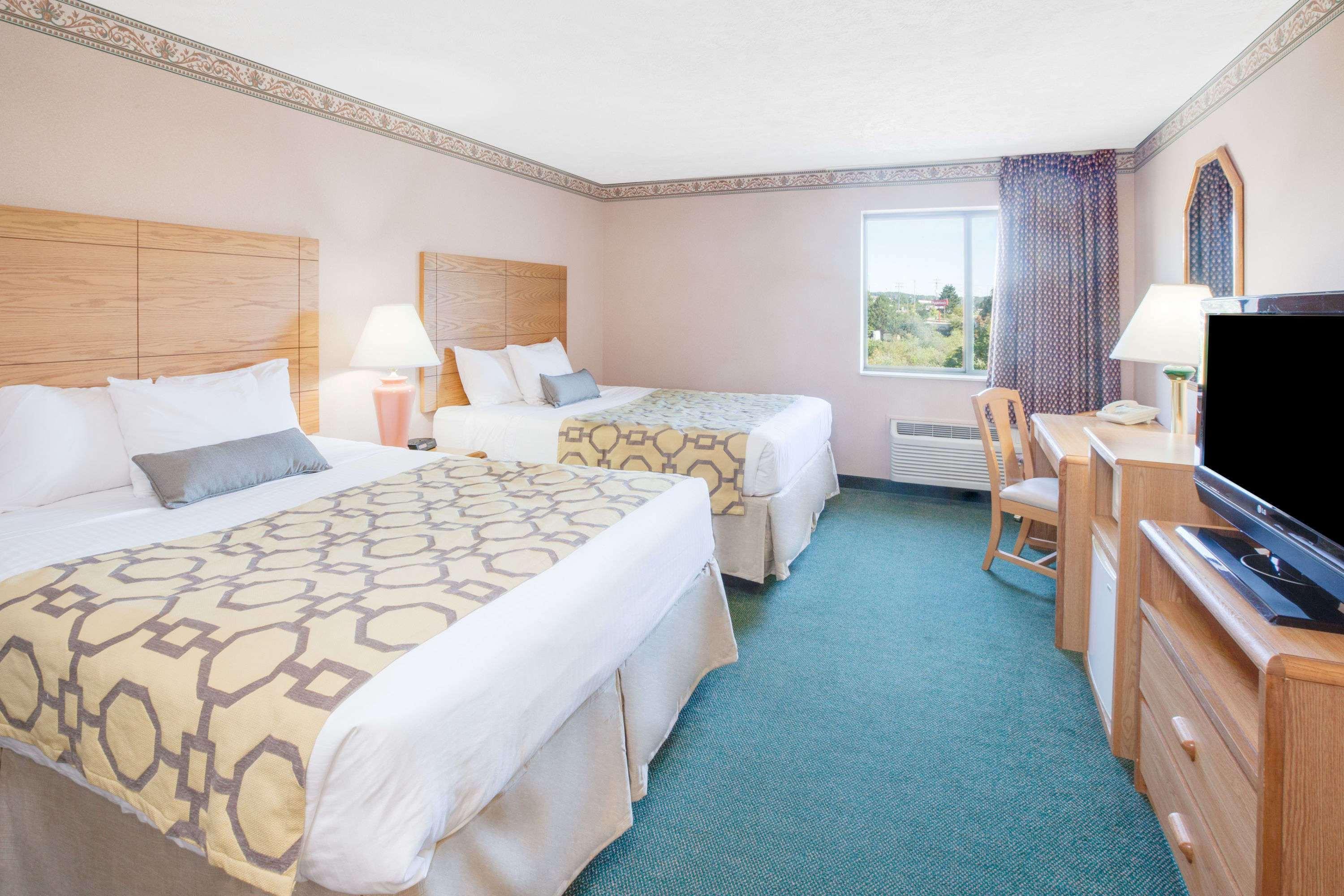 Baymont By Wyndham Traverse City Exteriör bild
