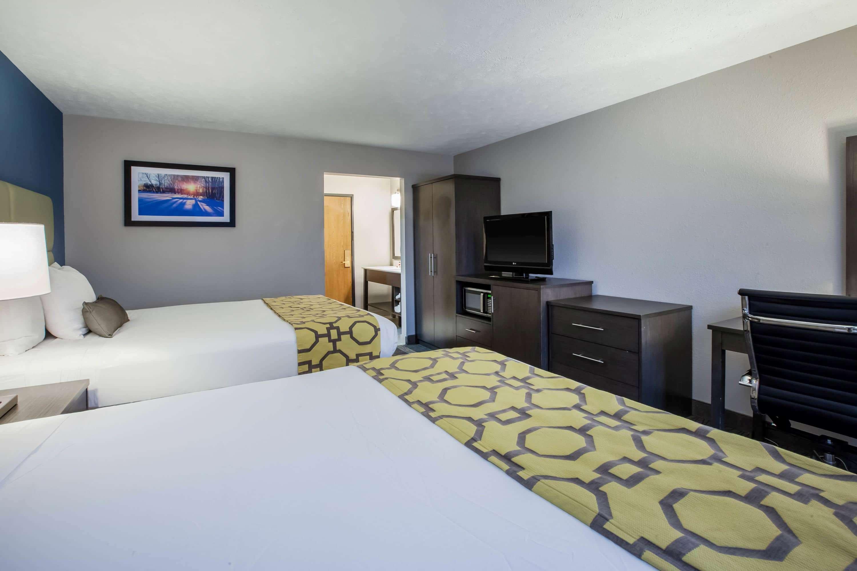 Baymont By Wyndham Traverse City Exteriör bild